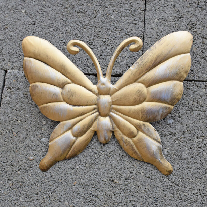 kovový motýľ